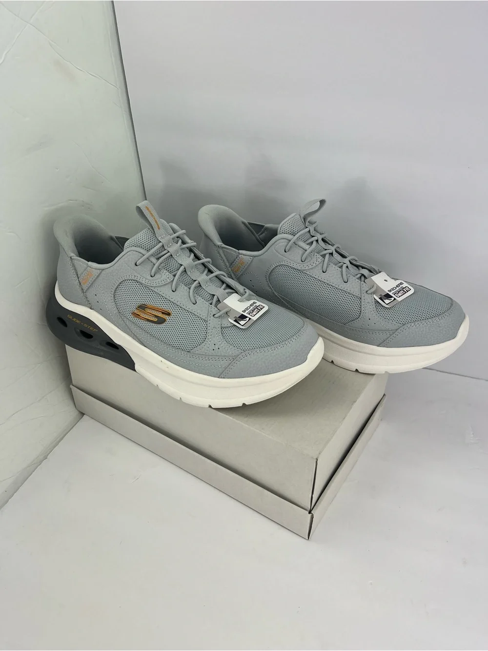 SKECHERS SLIP-IN GLIDE-STEP SWIFT-FIT HANDS FREE, MEMORY FOALIGHT GREY SIZE 8.5